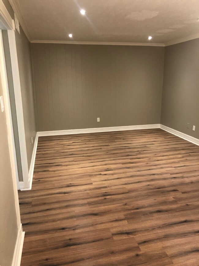 Building Photo - 12633 Memorial Dr