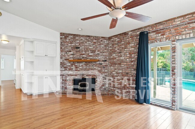 Foto del edificio - 3065 Cerro Cir