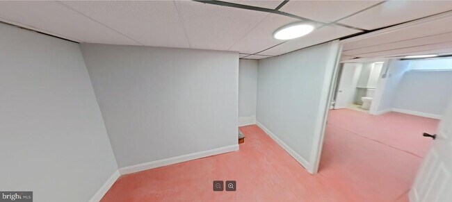 Foto del edificio - 6459 N 16th St