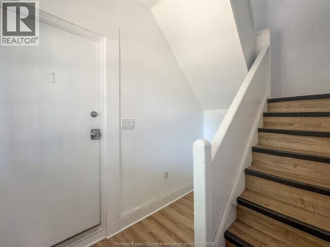 Photo du bâtiment - 130 Elm Ave
