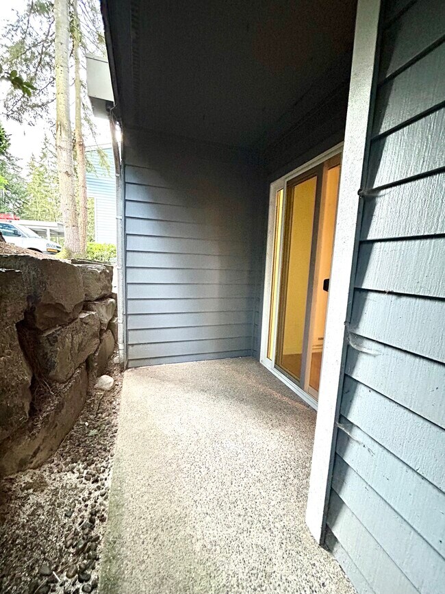 Patio trasero privado - 3017 127th Pl SE