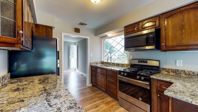 Photo - 515 Williams Ave House