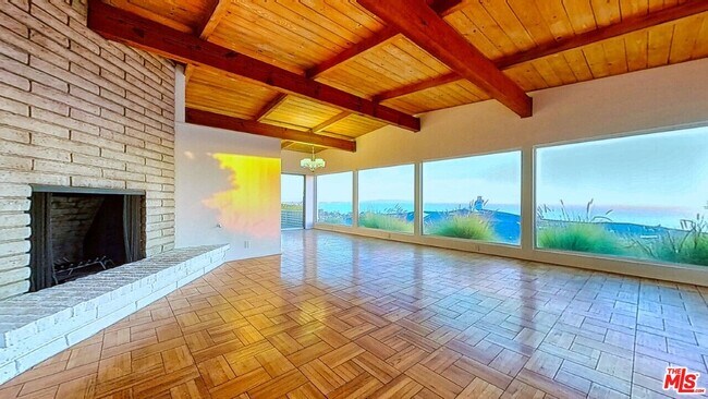 Building Photo - 734 Enchanted Way