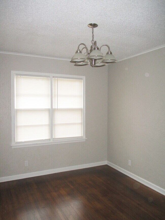 Building Photo - 2425 South Sandusky Avenue, Tulsa, OK, USA