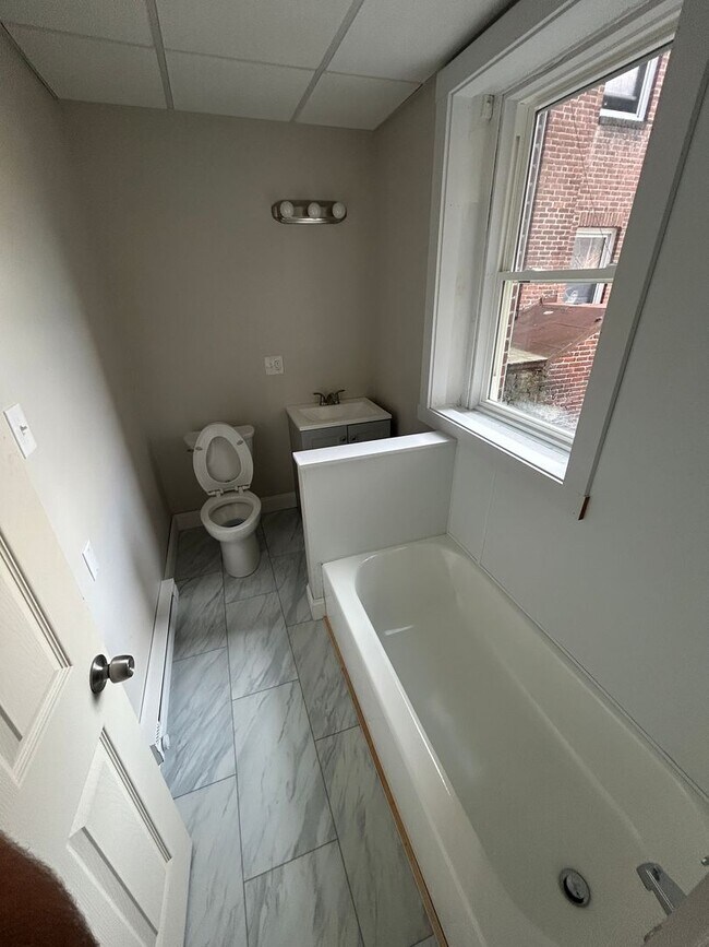 Foto del edificio - 1A Hitchcock Rd