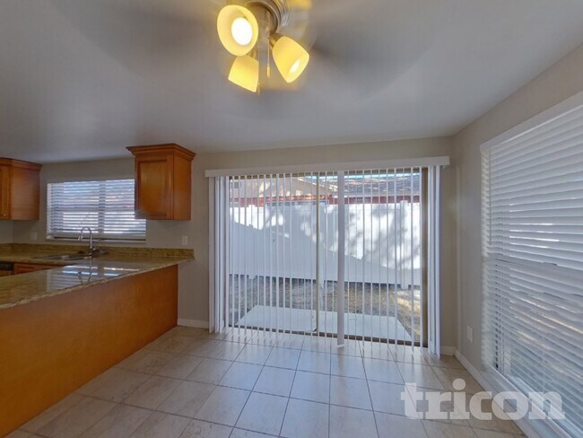 Foto del edificio - 6801 Wayside Ct