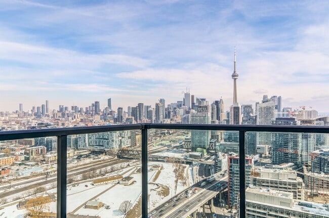 Building Photo - 219 Fort York Blvd