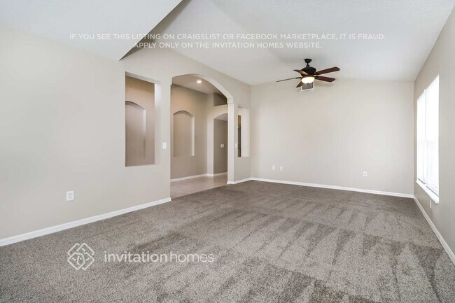 Foto del edificio - 1447 Baythorn Dr
