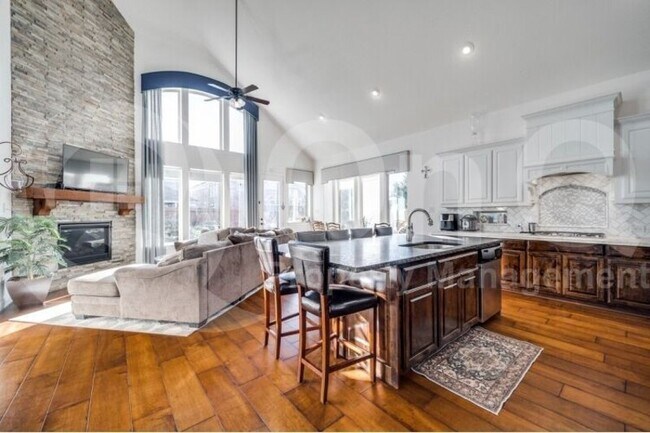 Building Photo - 14108 Signal Hill Dr