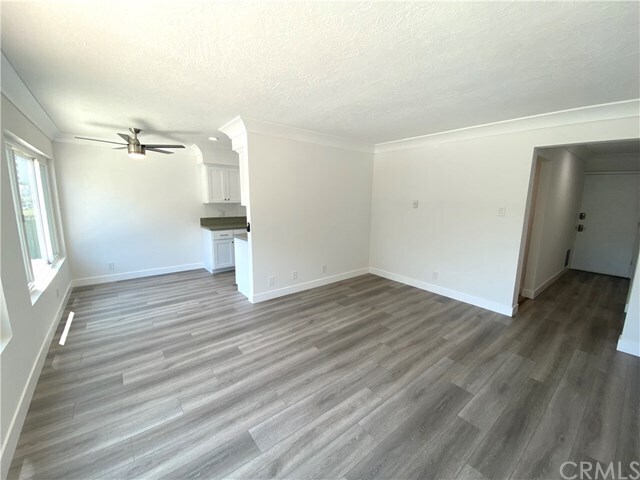 Foto del edificio - 335 Cedar Ave