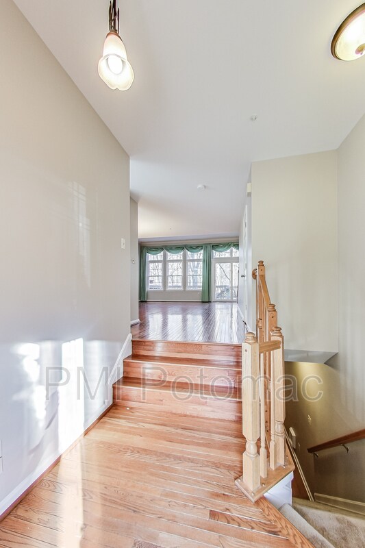 Foto del edificio - 14145 Gallop Terrace