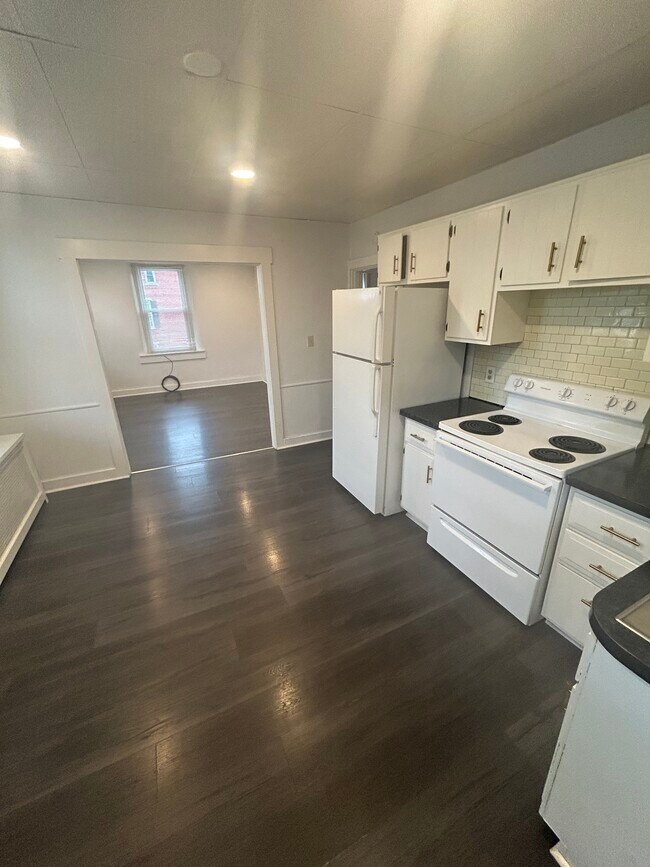 Kitchen - 304 S State St