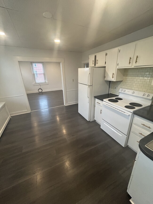 Kitchen - 304 S State St