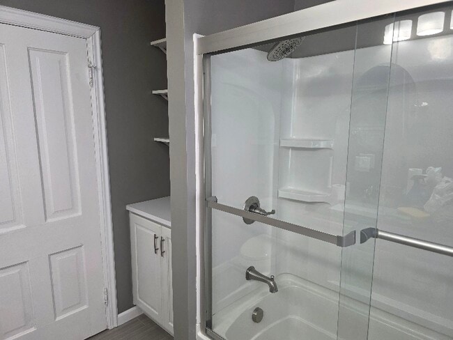 Building Photo - 701 Wilson Ave