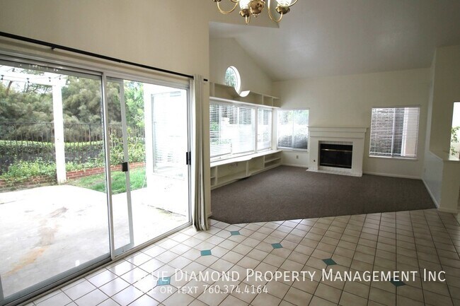 Building Photo - Spacious 2 BR, 2 Ba in Fairways at Lake Sa...