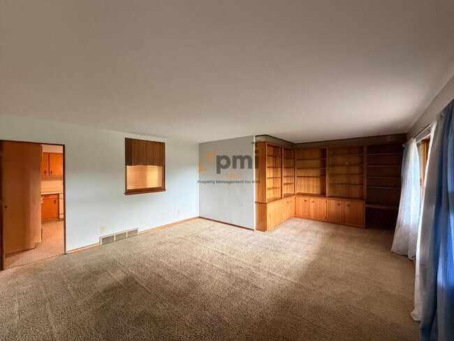 Foto del edificio - 330 E 69th Pl