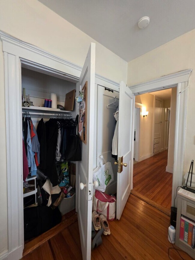 Foto del edificio - No Brokers Fee, Heat, Hot Water Included, One parking is Included, 2 Porches, Free Laundry