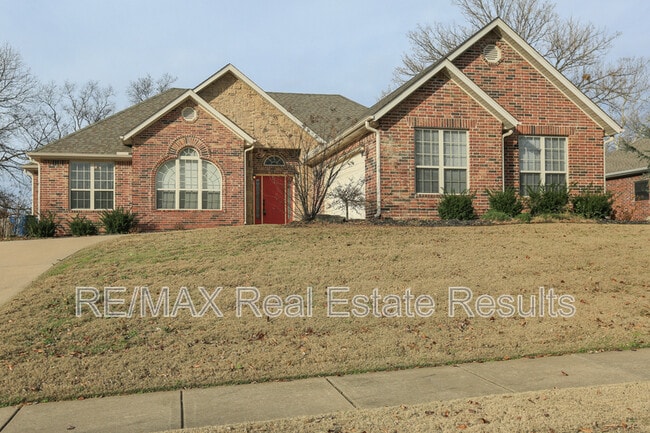 Foto del edificio - 303 NW Palomino St