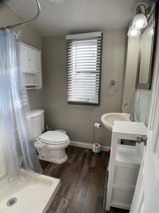 Foto del edificio - 3857 Ridgeway Dr