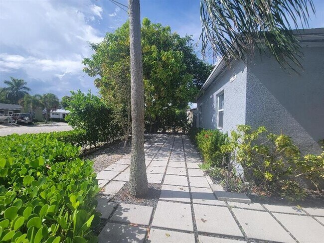Foto del edificio - 1345 NE 15th Ave