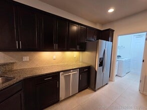 Building Photo - 1102 Dakota Dr