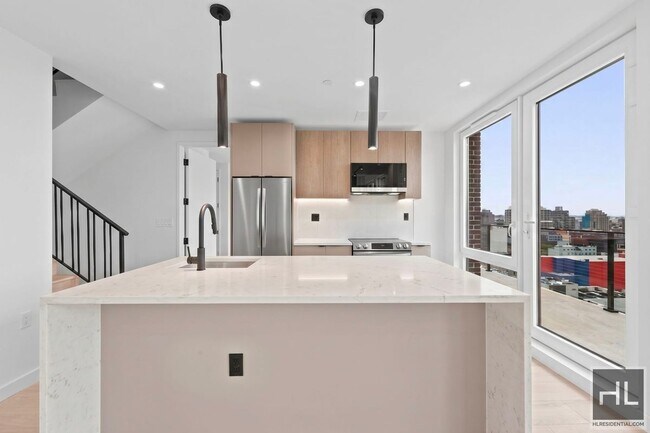 Foto del edificio - Luxury 3BR with Loft, Two Terraces & In-Unit W/D