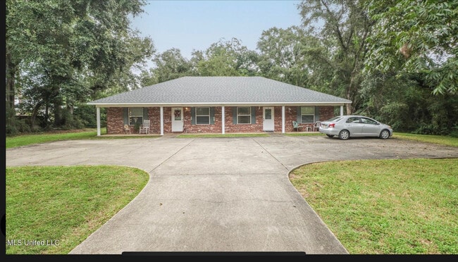 Photo - 5594 Daugherty Rd (Long Beach, MS) Apartment
