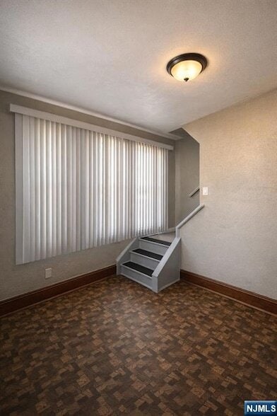 Foto del edificio - 60 Chamberlain Ave