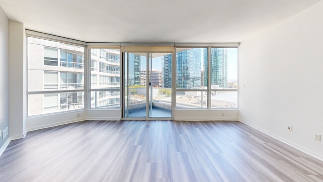 Interior Photo - 388 Beale