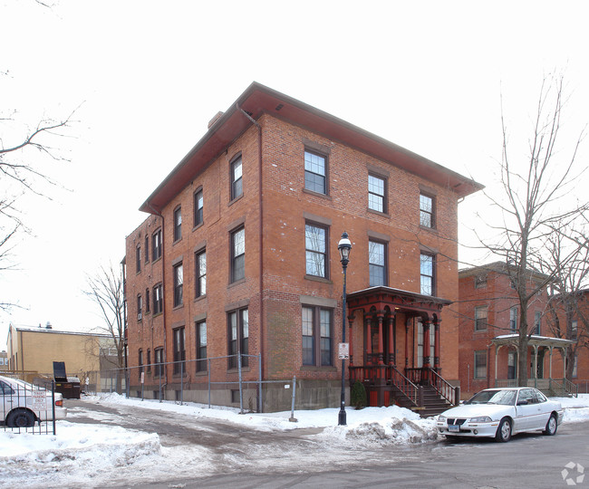 Primary Photo - Morris Street Apartments