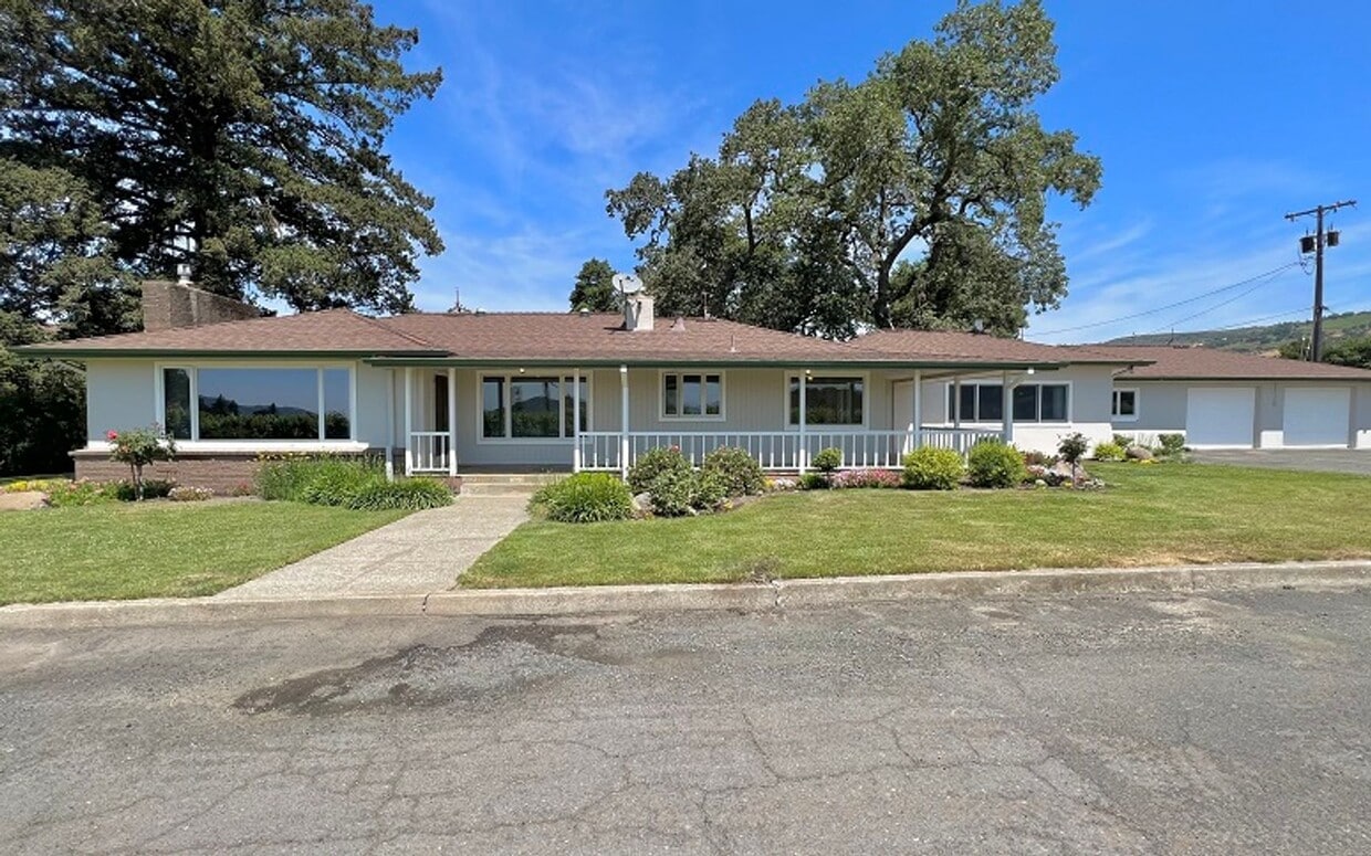 Beautiful Gated Yountville Home Surrounded... House Rental in Napa