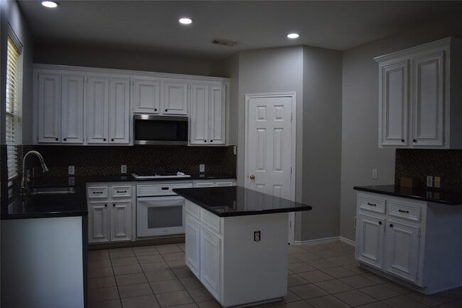Building Photo - 4214 Creek Ridge Ln