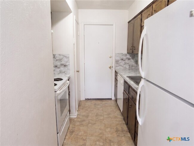 Foto del edificio - 2210 Cascade Dr