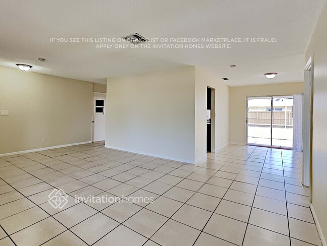 Building Photo - 2605 SW 84th Terrace