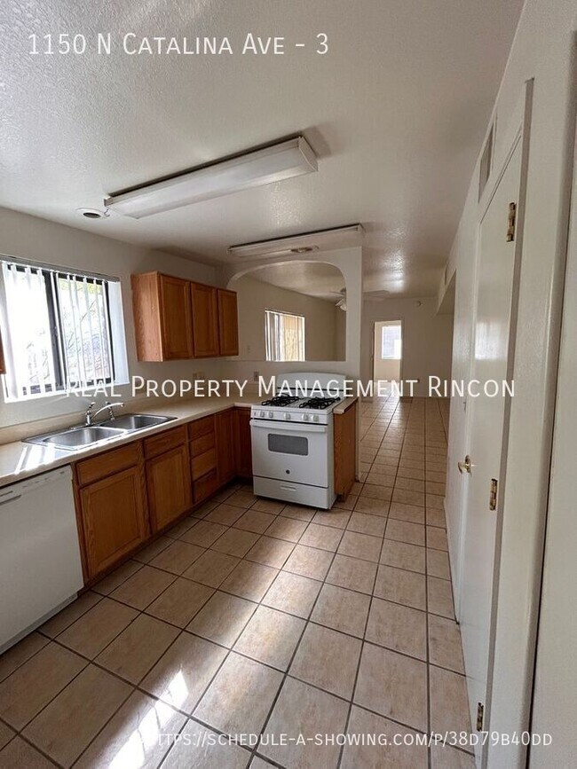 Foto del edificio - 1150 N Catalina Ave