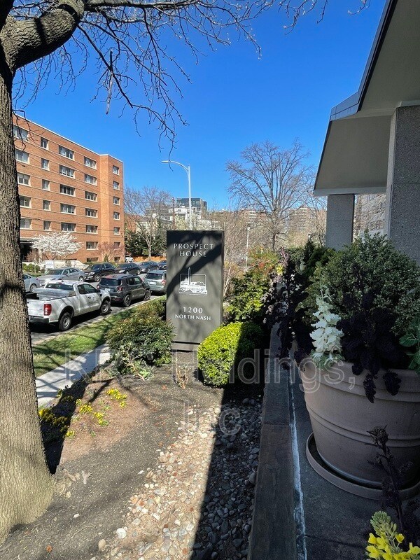 Building Photo - 1200 N Nash St