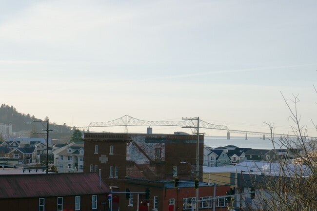 Foto del edificio - 3050 Grand Ave