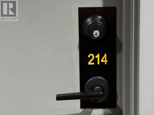 Building Photo - 1010 Dundas St E