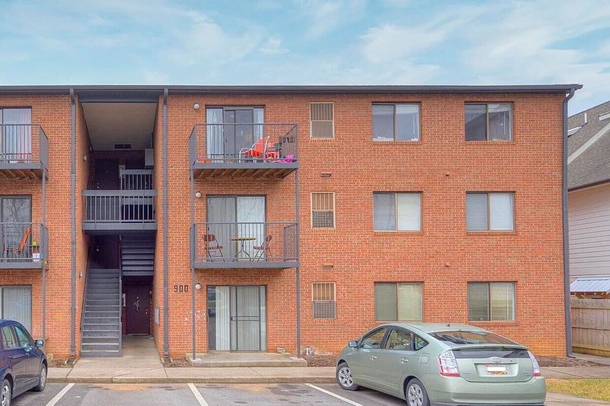 Foto principal - Partially Furnished Condo.