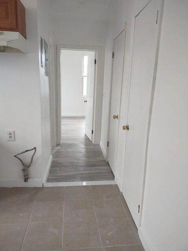 Foto del edificio - 484 E 24th St