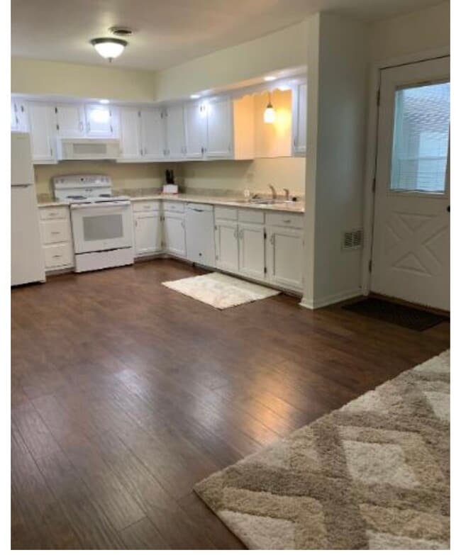 Cocina - 134 E Chapel Ave