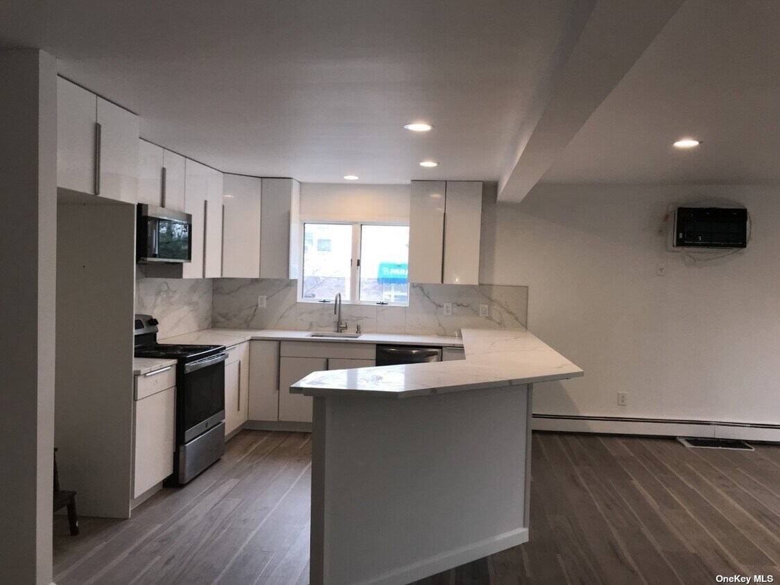 Foto principal - 87 Manorhaven Blvd