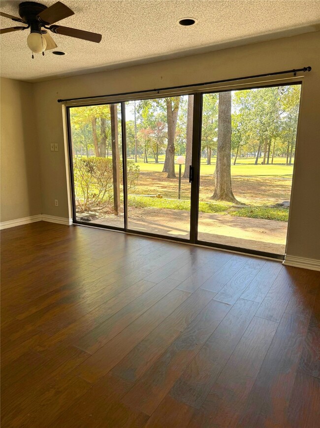 Foto del edificio - 12900 Walden Rd