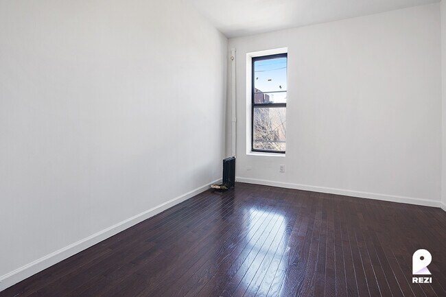 Building Photo - 152 Sherman Ave