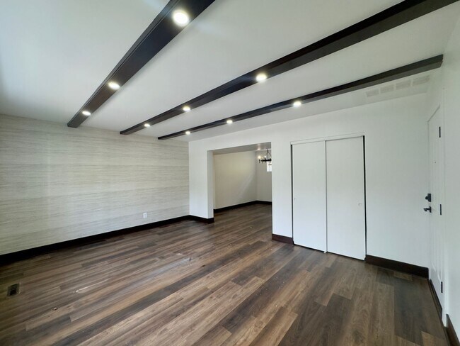 Interior Photo - Tuscan Hills