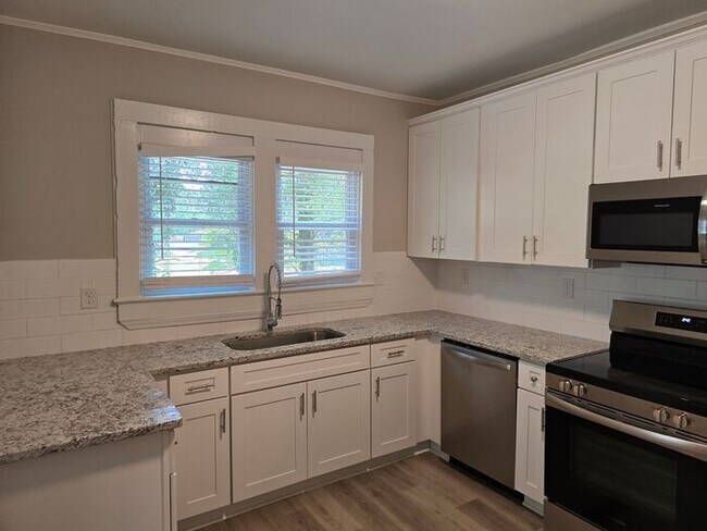 Foto del edificio - Stunning Renovated Home with Owner Financi...