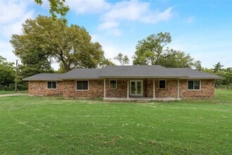Building Photo - 1230 W Bear Creek Rd