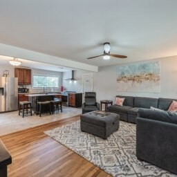 Foto del edificio - 202 Lake Hills Rd