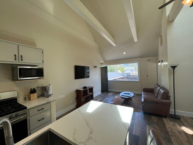 Foto del edificio - 1324 Palm St