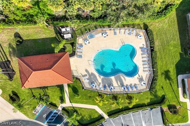 Foto del edificio - 640 Luisa Ln